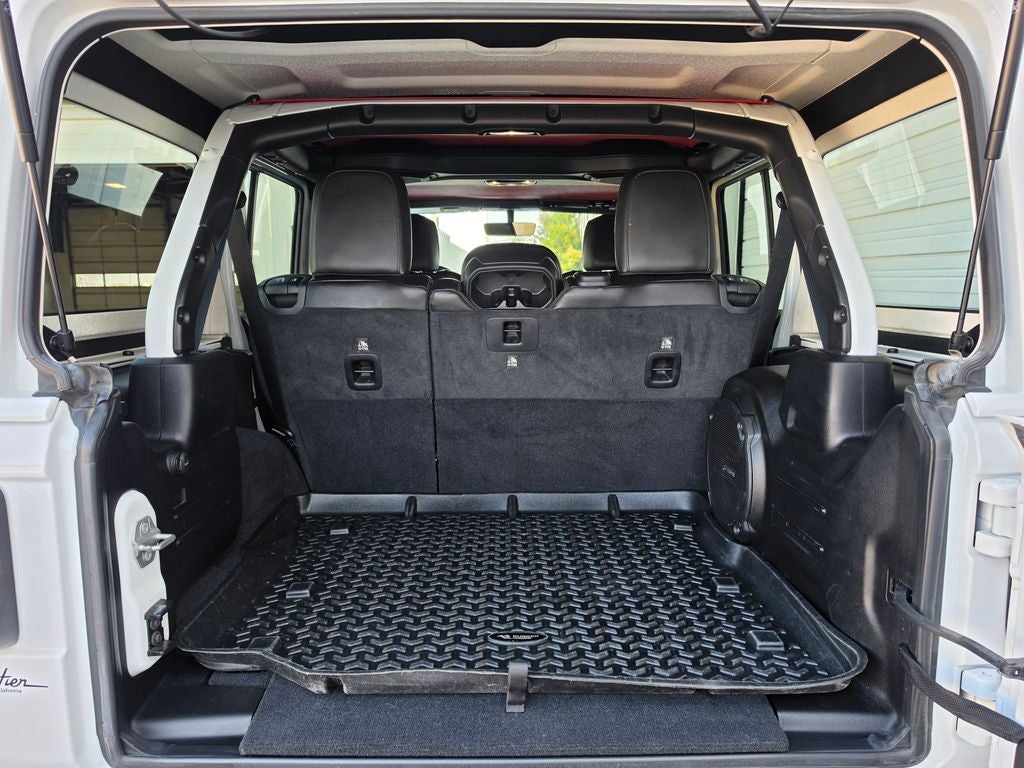 2020 Jeep Wrangler Unlimited Sahara Altitude 4x4
