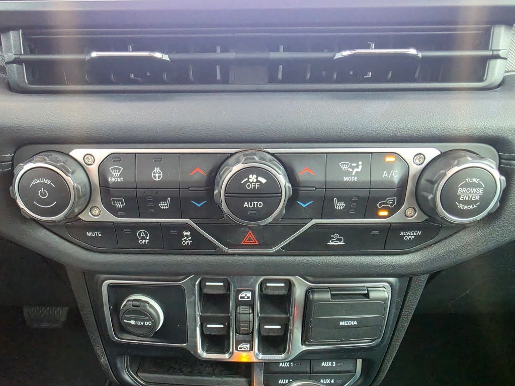 2024 Jeep Wrangler 4-Door Sahara 4x4