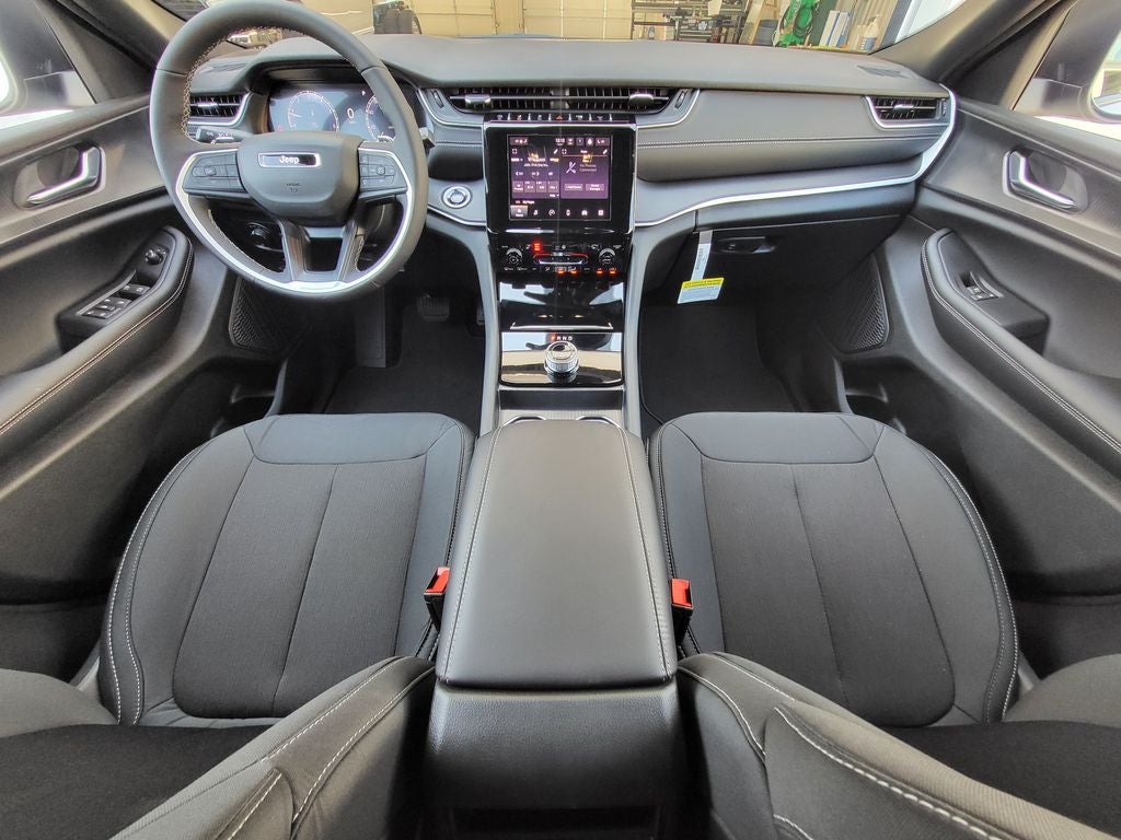 2025 Jeep Grand Cherokee GRAND CHEROKEE ALTITUDE 4X2