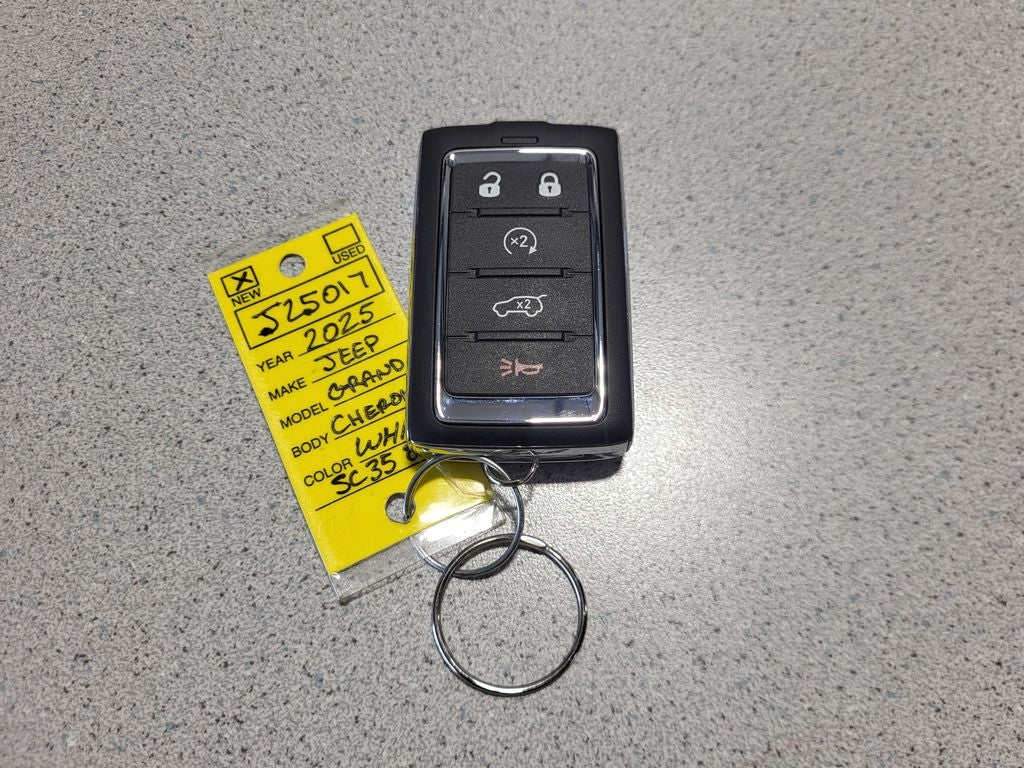 2025 Jeep Grand Cherokee GRAND CHEROKEE ALTITUDE 4X2