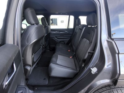 2025 Jeep Grand Cherokee GRAND CHEROKEE LAREDO X 4X2