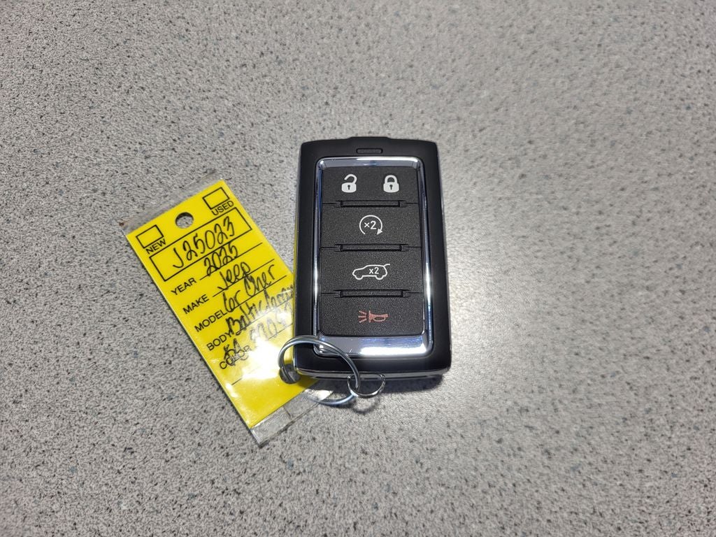 2025 Jeep Grand Cherokee GRAND CHEROKEE LAREDO X 4X2