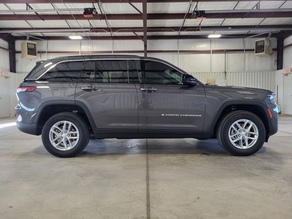 2025 Jeep Grand Cherokee GRAND CHEROKEE LAREDO X 4X2