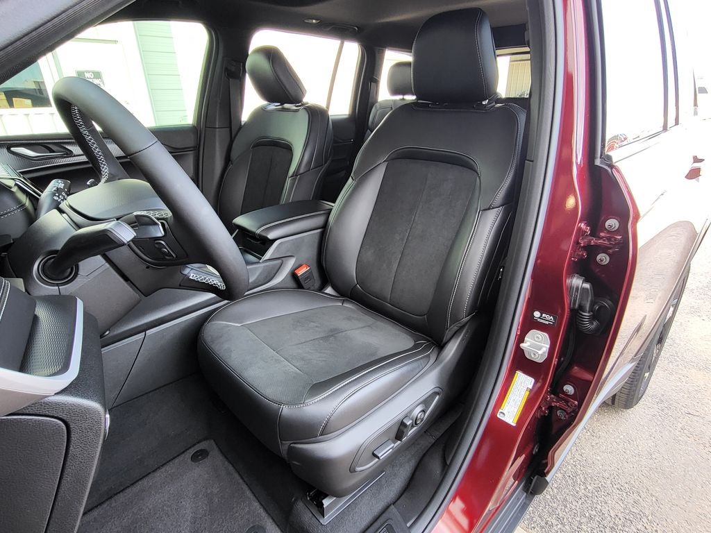 2025 Jeep Grand Cherokee GRAND CHEROKEE ALTITUDE X 4X2