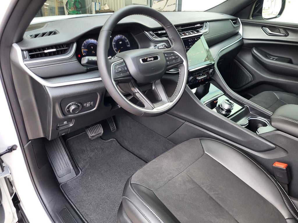 2025 Jeep Grand Cherokee GRAND CHEROKEE ALTITUDE 4X4