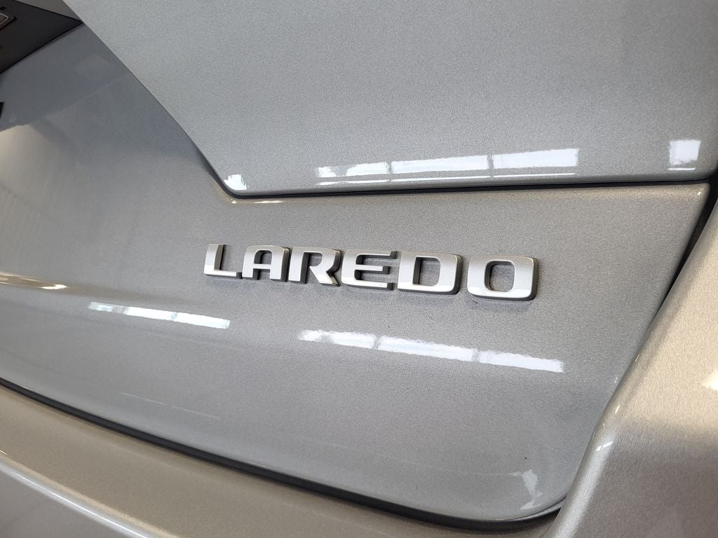 2025 Jeep Grand Cherokee GRAND CHEROKEE LAREDO X 4X4