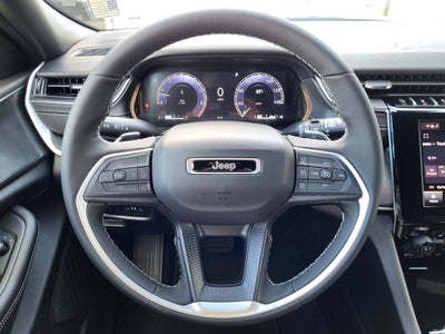 2025 Jeep Grand Cherokee GRAND CHEROKEE LAREDO X 4X4