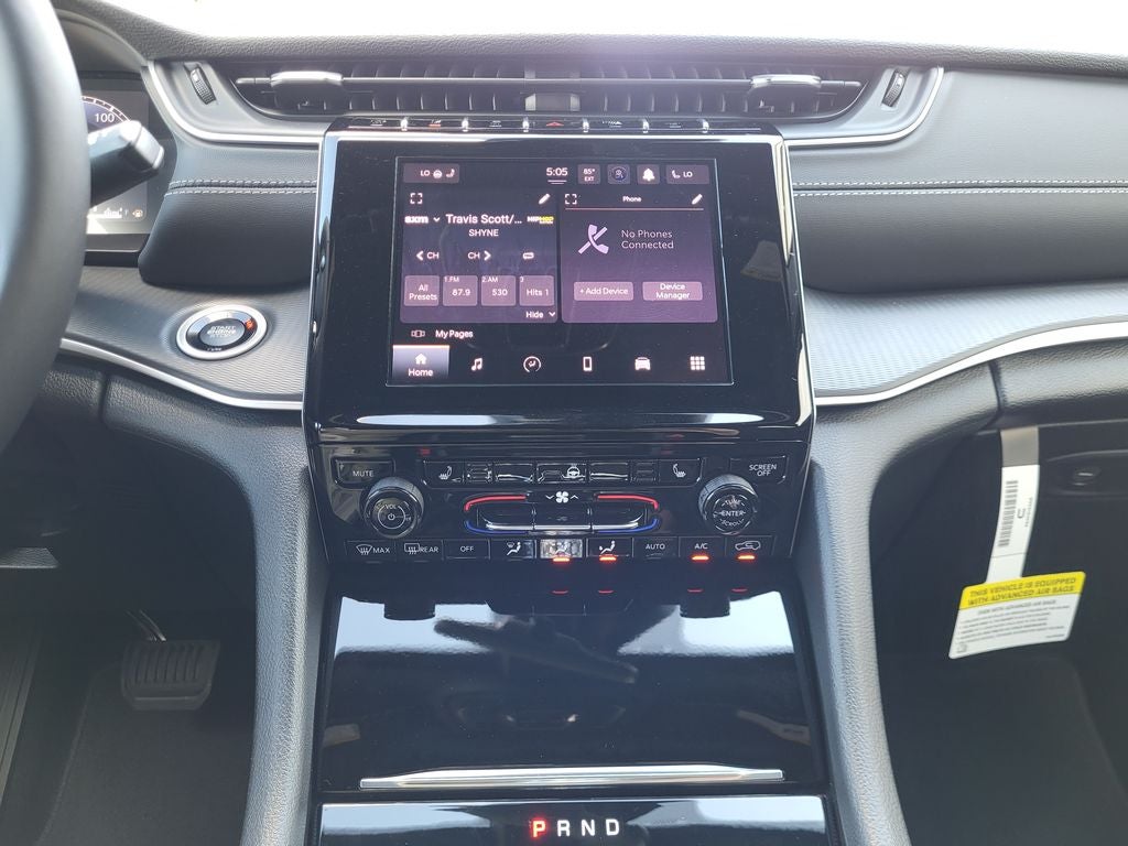 2025 Jeep Grand Cherokee GRAND CHEROKEE LAREDO X 4X4