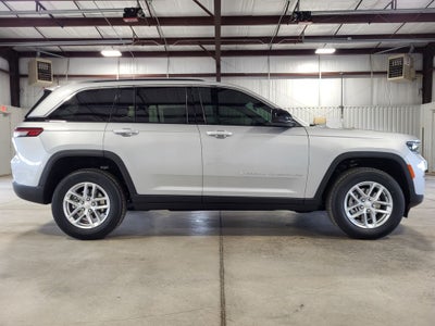 2025 Jeep Grand Cherokee GRAND CHEROKEE LAREDO X 4X4