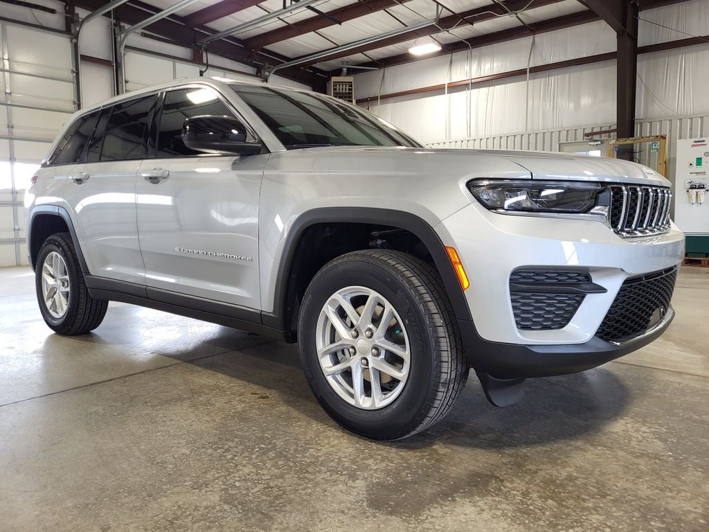 2025 Jeep Grand Cherokee GRAND CHEROKEE LAREDO X 4X4