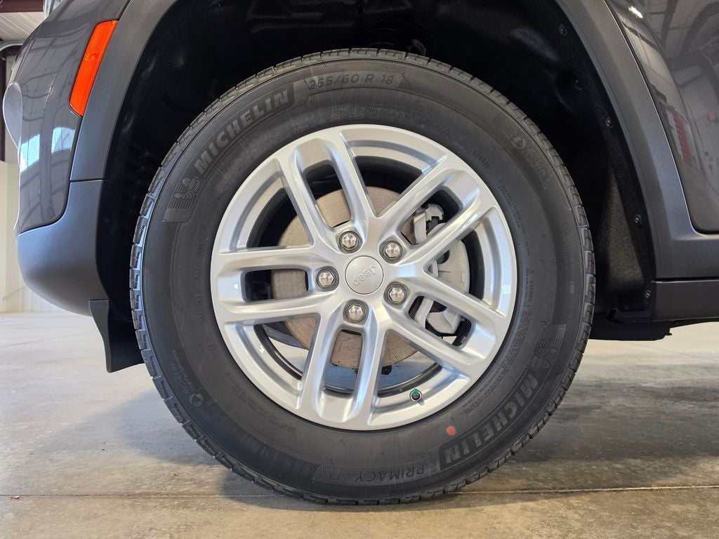 2026 Jeep Grand Cherokee GRAND CHEROKEE LAREDO X 4X4