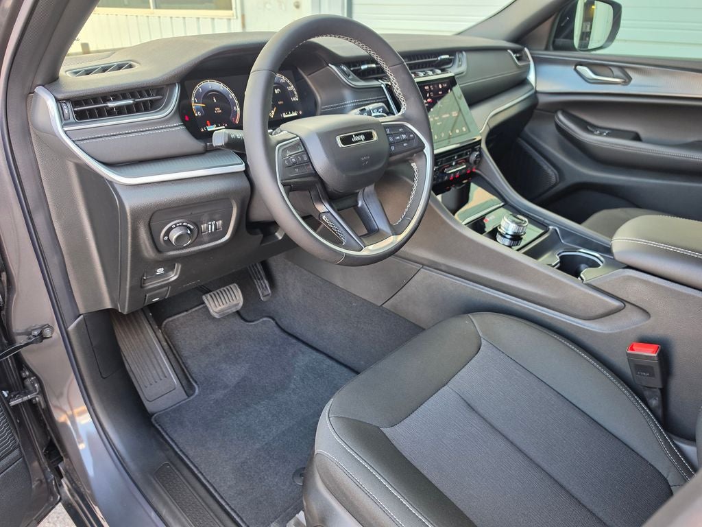 2026 Jeep Grand Cherokee GRAND CHEROKEE LAREDO X 4X4