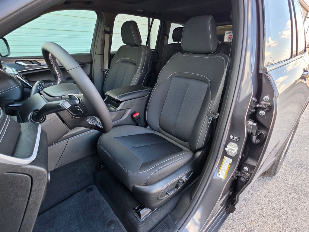 2026 Jeep Grand Cherokee GRAND CHEROKEE LAREDO X 4X4