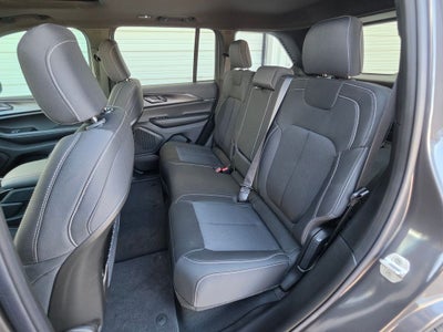 2026 Jeep Grand Cherokee GRAND CHEROKEE LAREDO X 4X4