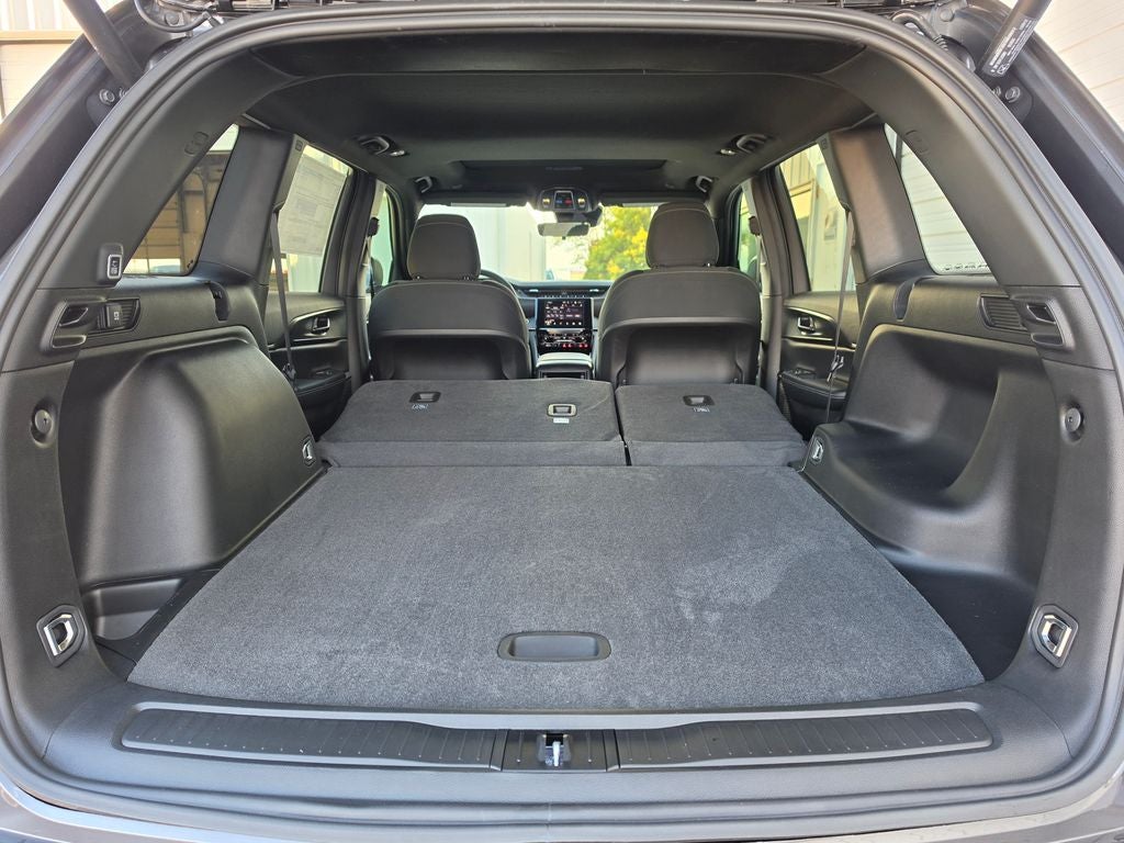 2026 Jeep Grand Cherokee GRAND CHEROKEE LAREDO X 4X4