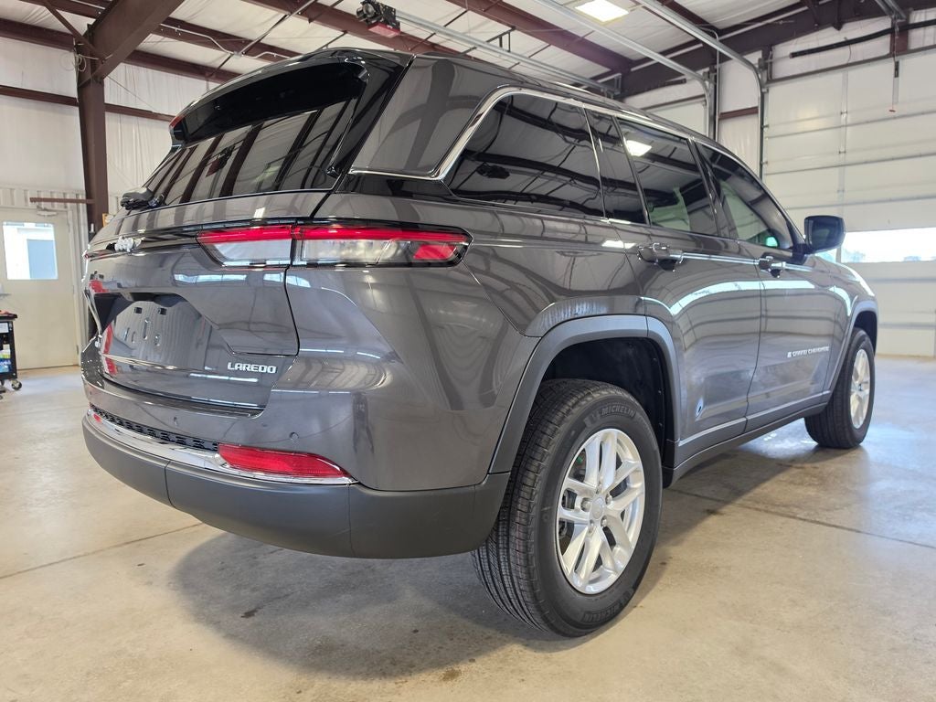 2026 Jeep Grand Cherokee GRAND CHEROKEE LAREDO X 4X4