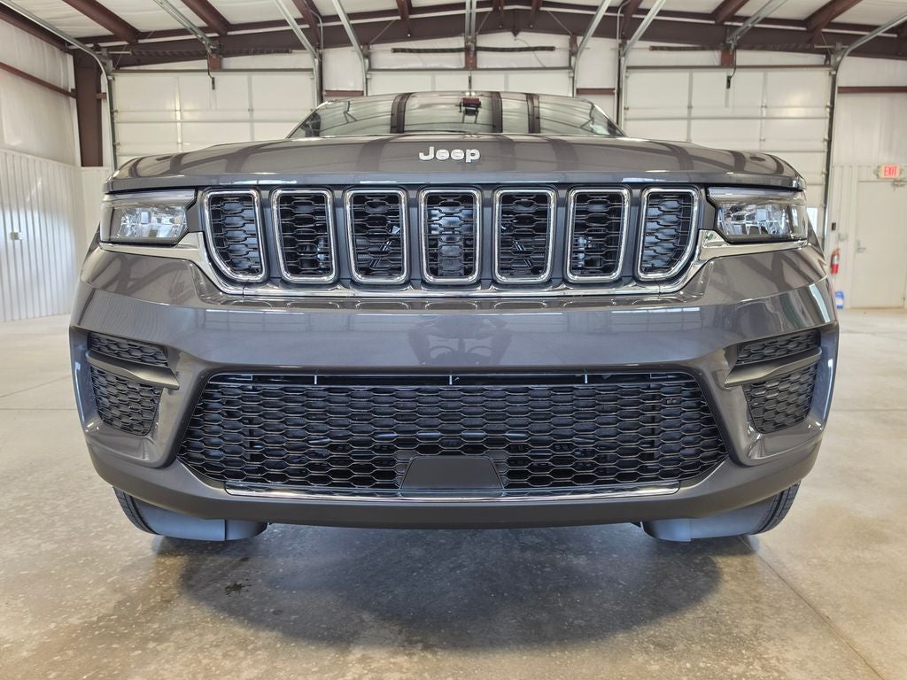 2026 Jeep Grand Cherokee GRAND CHEROKEE LAREDO X 4X4