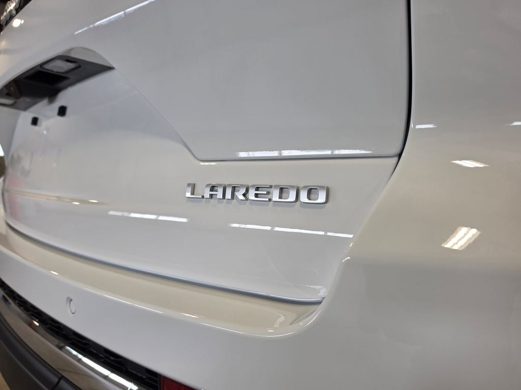 2026 Jeep Grand Cherokee GRAND CHEROKEE LAREDO X 4X4