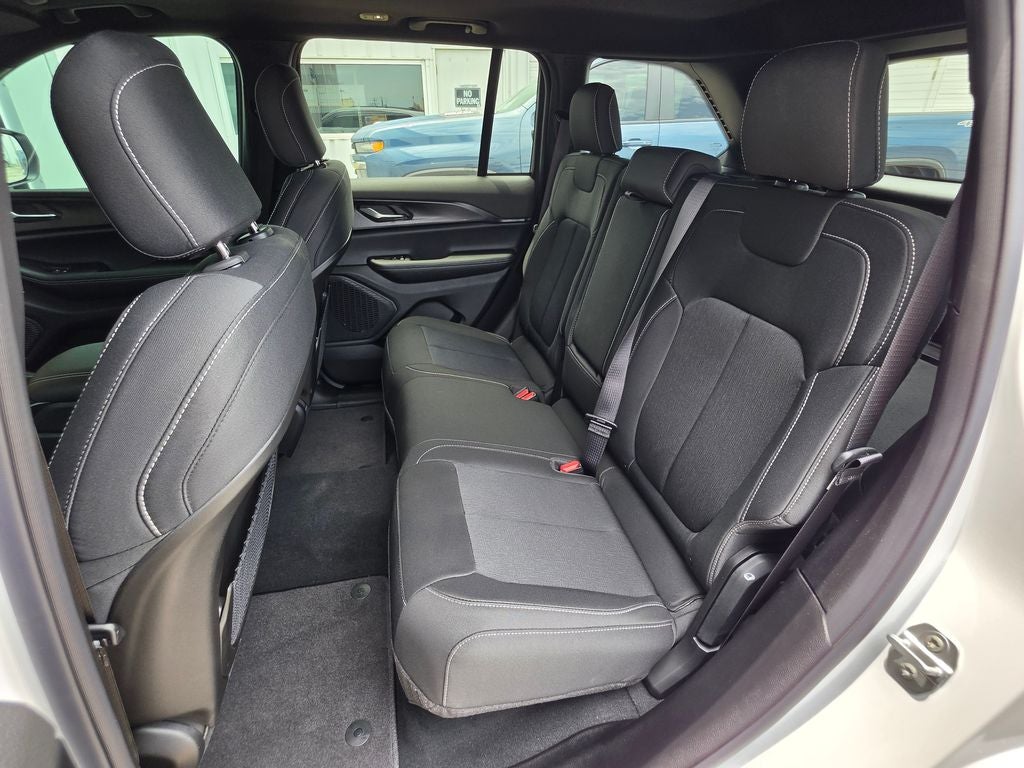 2026 Jeep Grand Cherokee GRAND CHEROKEE LAREDO X 4X4