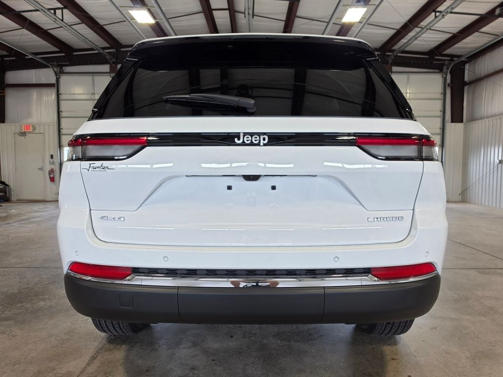 2026 Jeep Grand Cherokee GRAND CHEROKEE LAREDO X 4X4