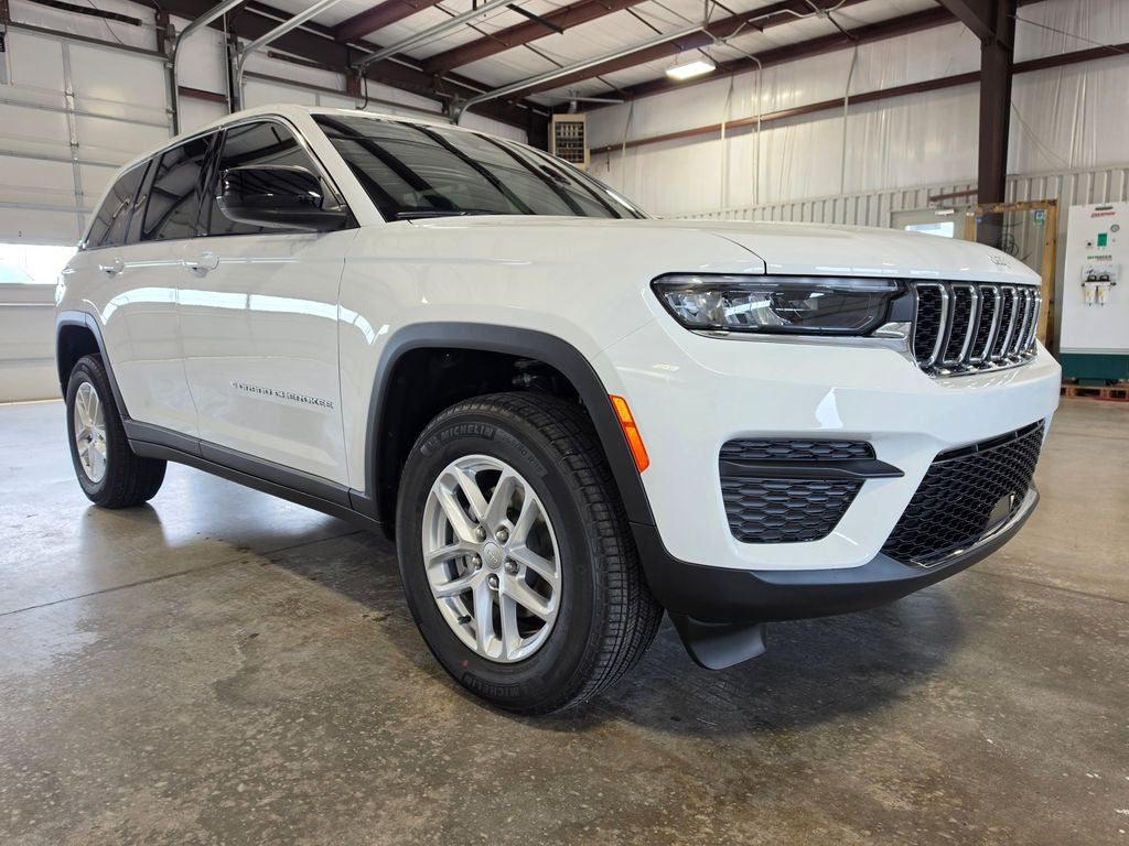 2026 Jeep Grand Cherokee GRAND CHEROKEE LAREDO X 4X4