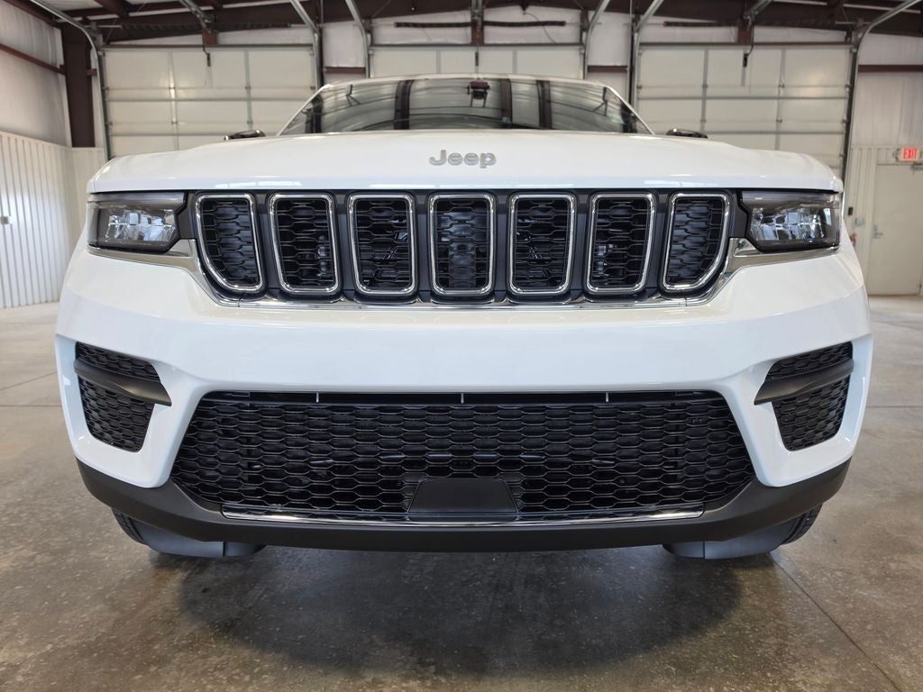 2026 Jeep Grand Cherokee GRAND CHEROKEE LAREDO X 4X4