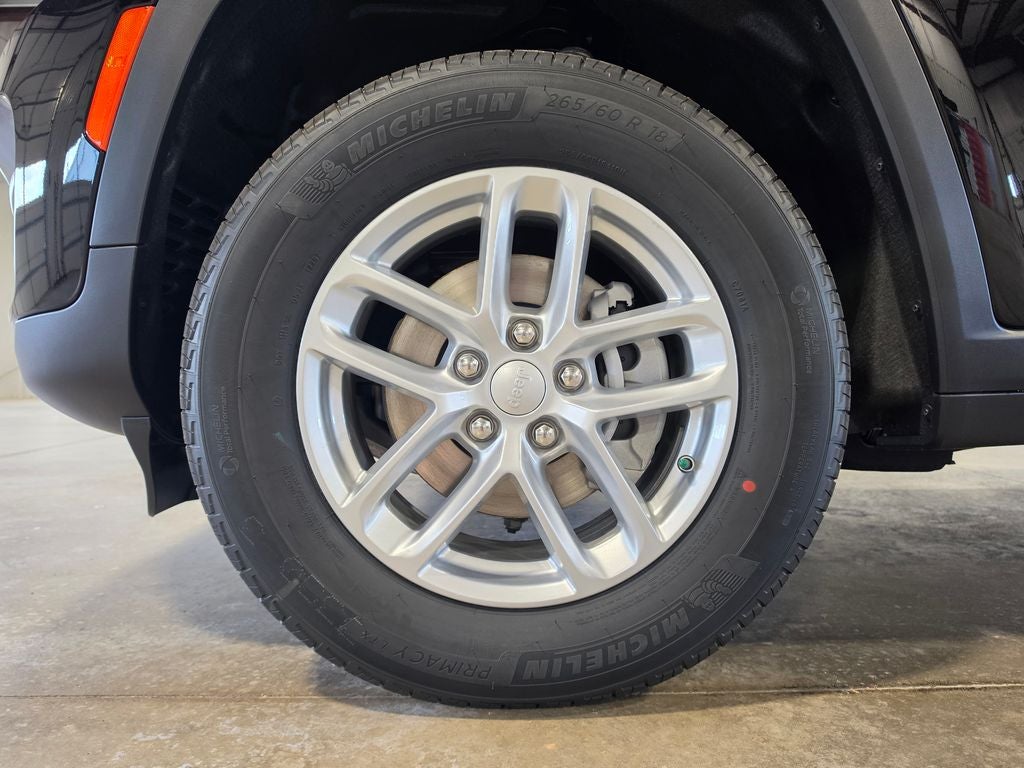 2026 Jeep Grand Cherokee GRAND CHEROKEE LAREDO X 4X4