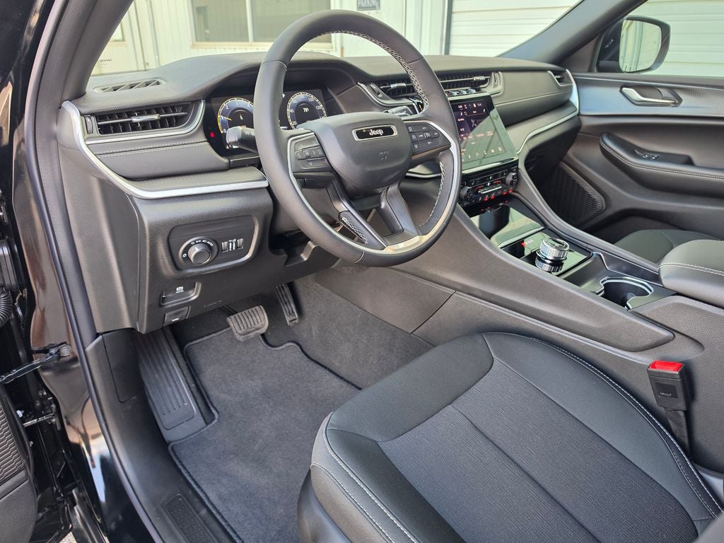 2026 Jeep Grand Cherokee GRAND CHEROKEE LAREDO X 4X4