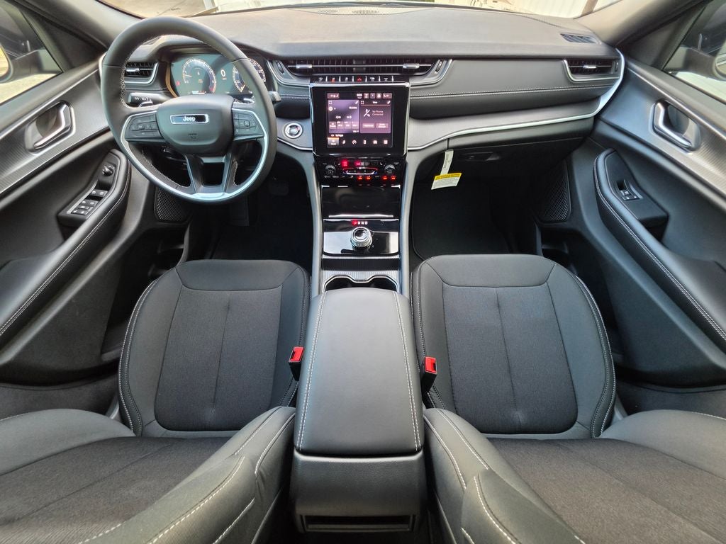 2026 Jeep Grand Cherokee GRAND CHEROKEE LAREDO X 4X4
