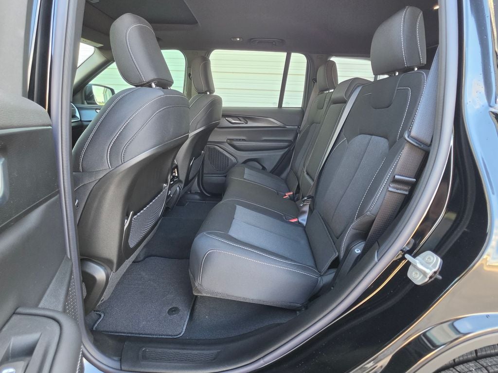 2026 Jeep Grand Cherokee GRAND CHEROKEE LAREDO X 4X4