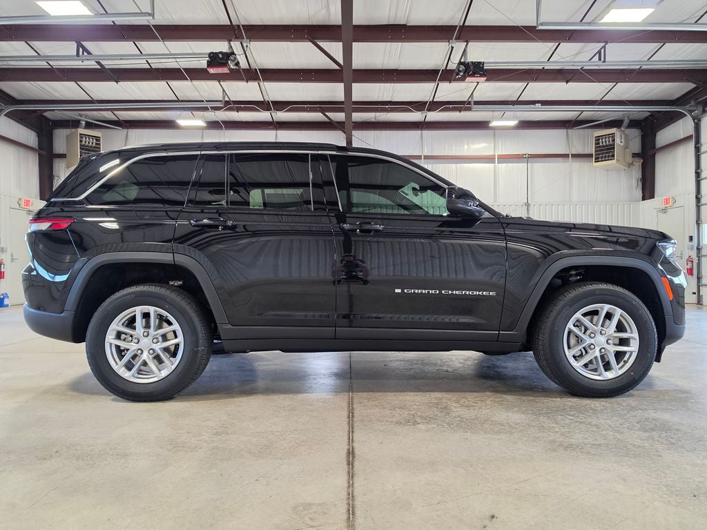 2026 Jeep Grand Cherokee GRAND CHEROKEE LAREDO X 4X4