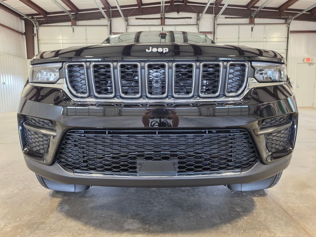 2026 Jeep Grand Cherokee GRAND CHEROKEE LAREDO X 4X4
