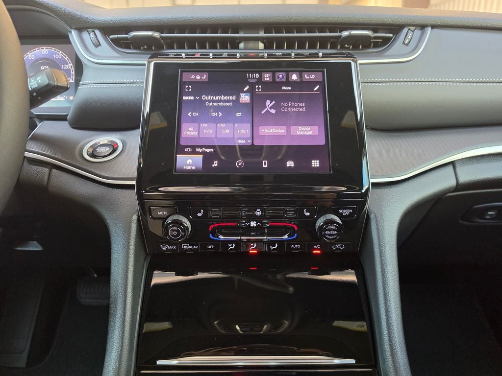 2026 Jeep Grand Cherokee GRAND CHEROKEE LAREDO X 4X4