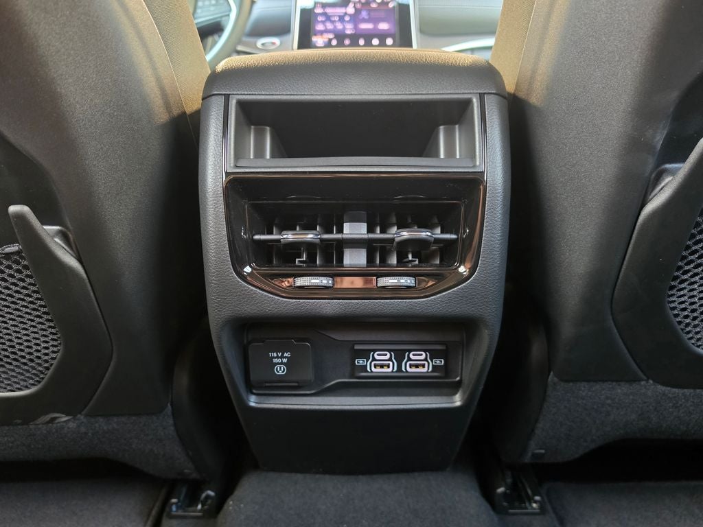 2026 Jeep Grand Cherokee GRAND CHEROKEE LAREDO X 4X4