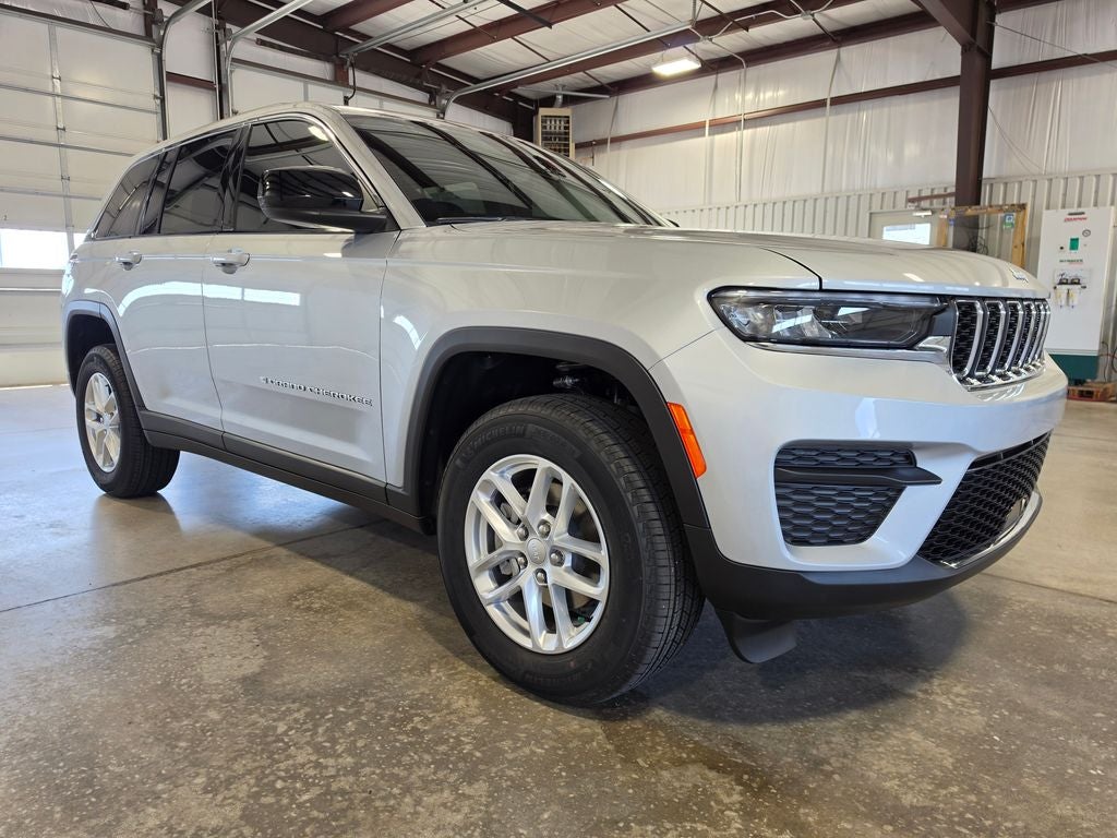 2026 Jeep Grand Cherokee GRAND CHEROKEE LAREDO X 4X4