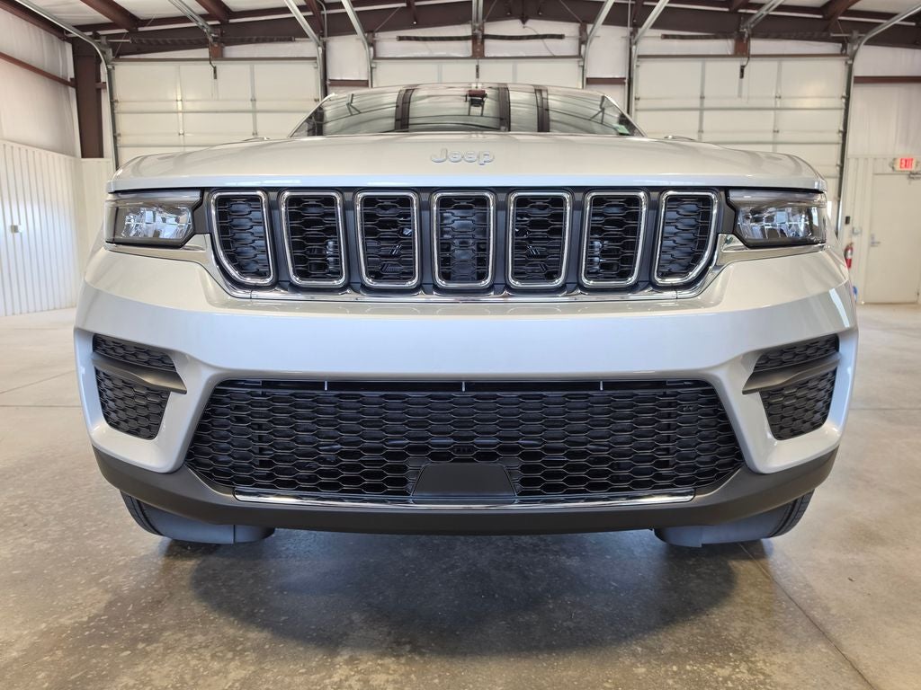 2026 Jeep Grand Cherokee GRAND CHEROKEE LAREDO X 4X4