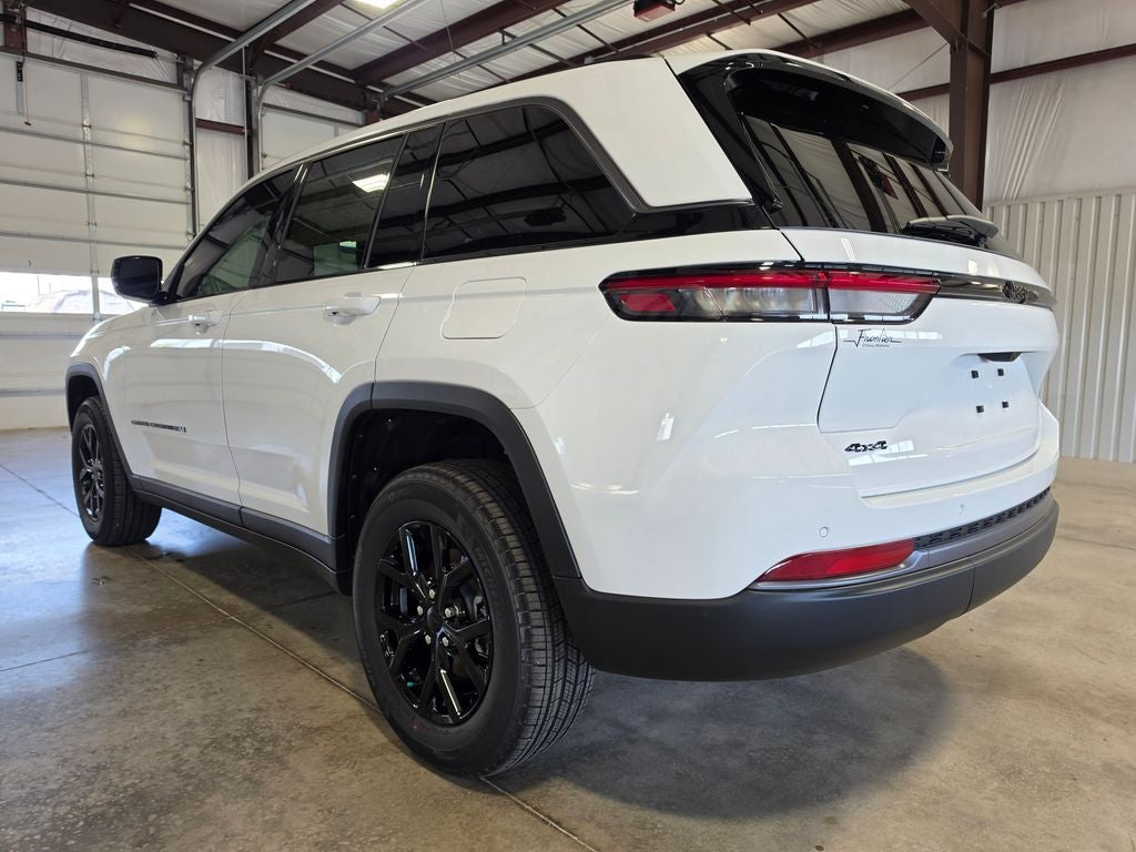 2026 Jeep Grand Cherokee GRAND CHEROKEE LAREDO ALTITUDE 4X4