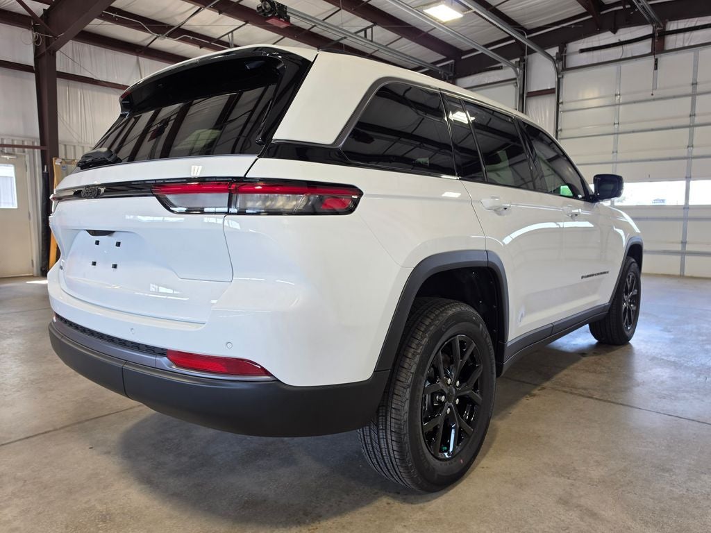 2026 Jeep Grand Cherokee GRAND CHEROKEE LAREDO ALTITUDE 4X4