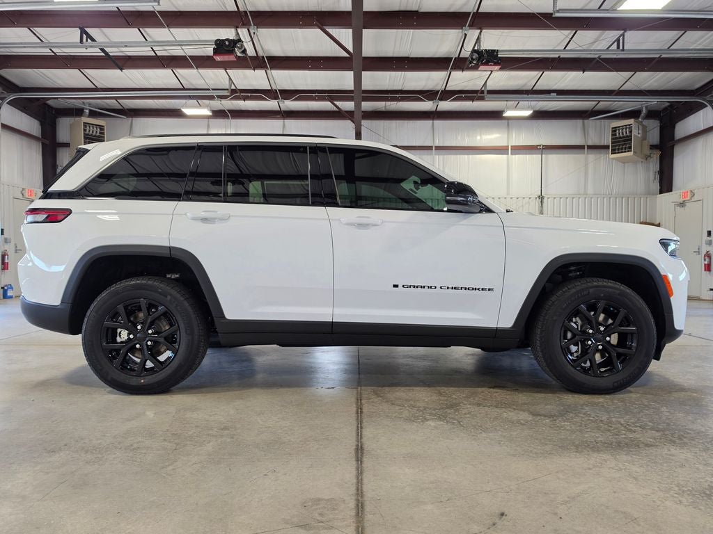 2026 Jeep Grand Cherokee GRAND CHEROKEE LAREDO ALTITUDE 4X4