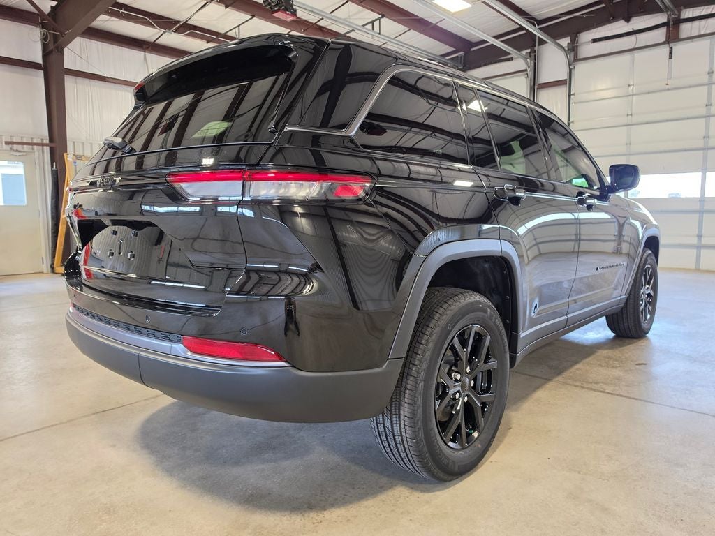 2026 Jeep Grand Cherokee GRAND CHEROKEE LAREDO ALTITUDE 4X4