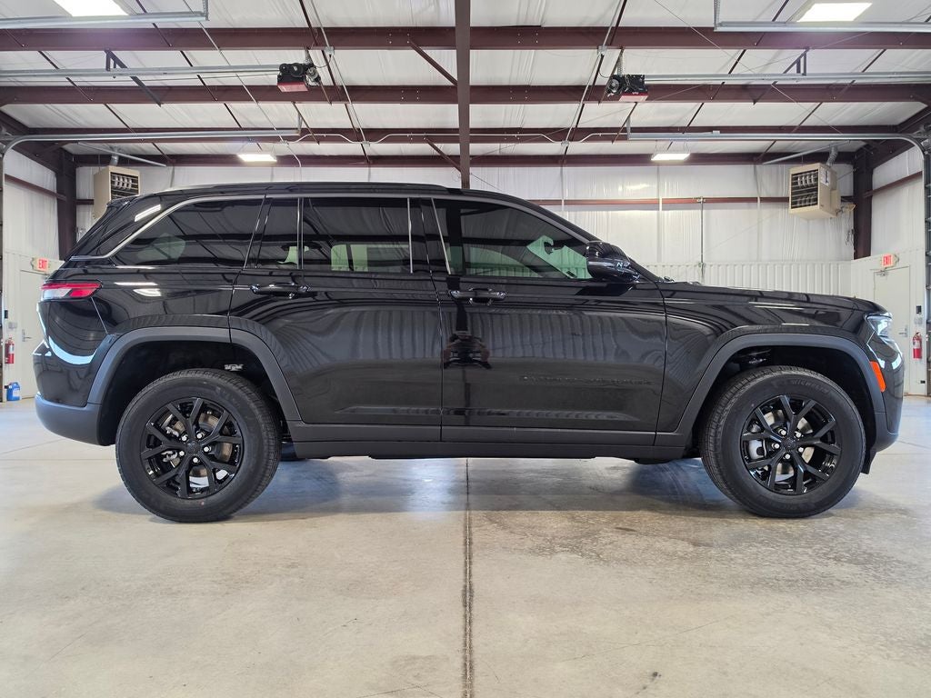 2026 Jeep Grand Cherokee GRAND CHEROKEE LAREDO ALTITUDE 4X4