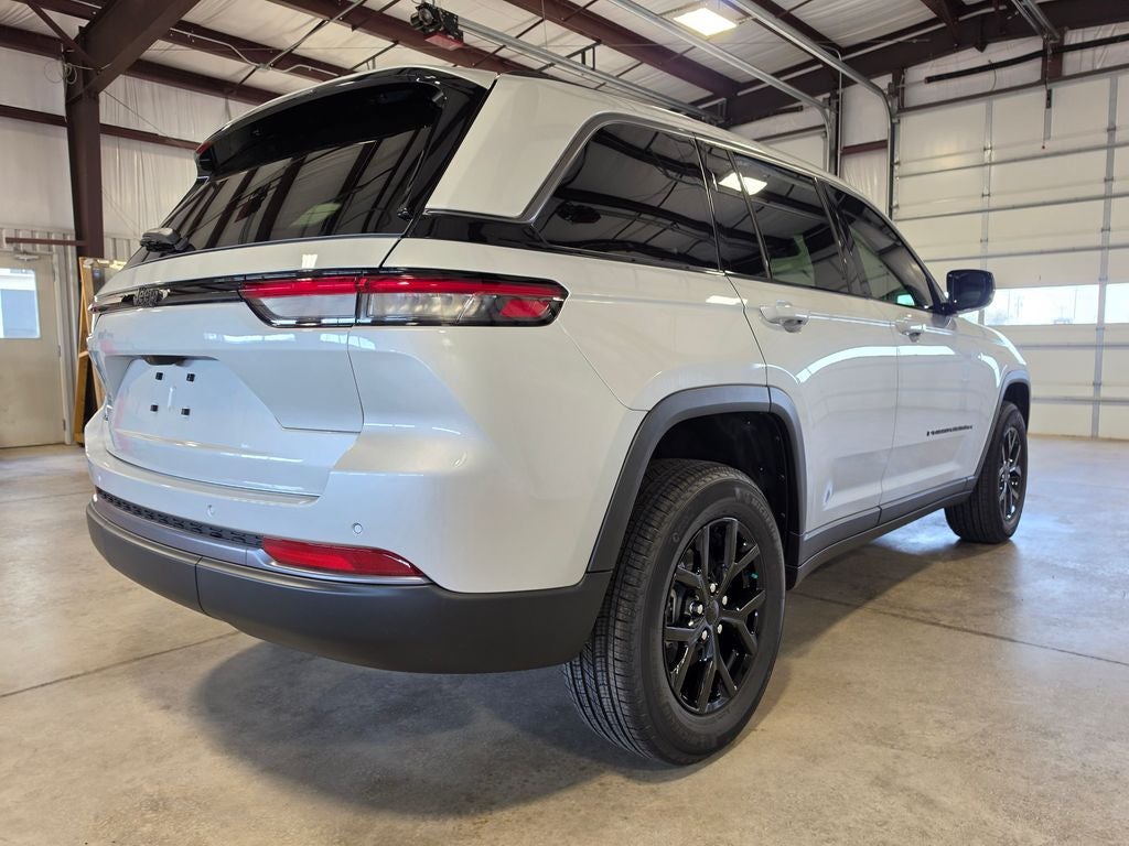 2026 Jeep Grand Cherokee GRAND CHEROKEE LAREDO ALTITUDE 4X4