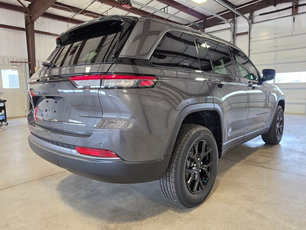 2026 Jeep Grand Cherokee GRAND CHEROKEE LAREDO ALTITUDE 4X4