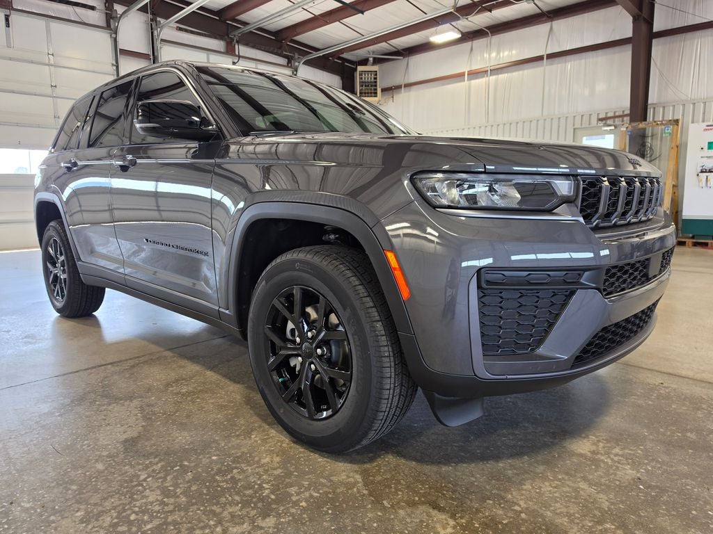 2026 Jeep Grand Cherokee GRAND CHEROKEE LAREDO ALTITUDE 4X4