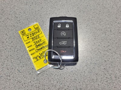 2025 Jeep Grand Cherokee GRAND CHEROKEE LIMITED 4X4