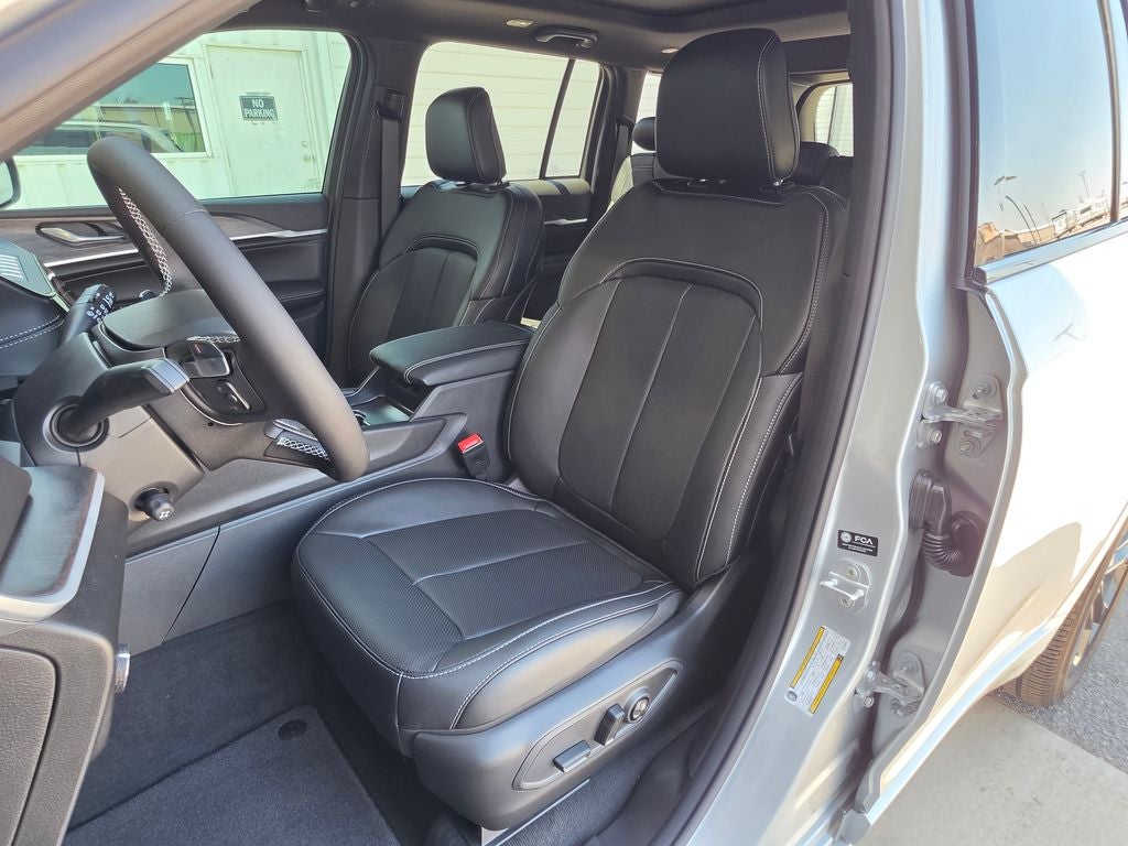 2026 Jeep Grand Cherokee GRAND CHEROKEE LIMITED RESERVE 4X4