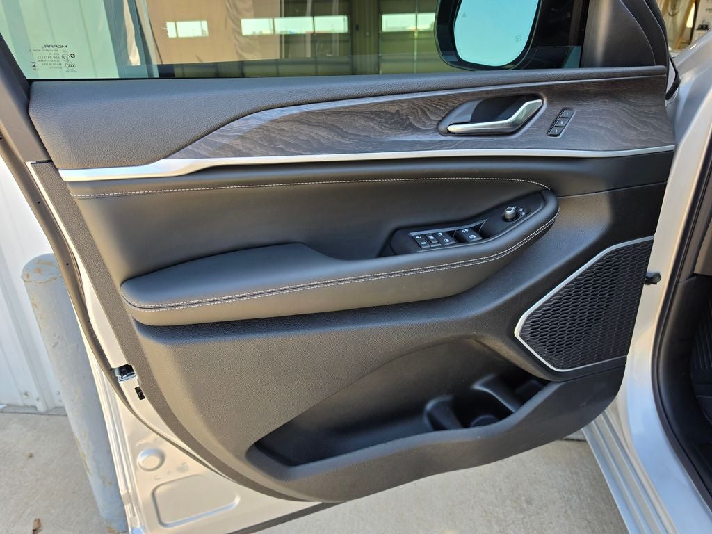 2026 Jeep Grand Cherokee GRAND CHEROKEE LIMITED RESERVE 4X4