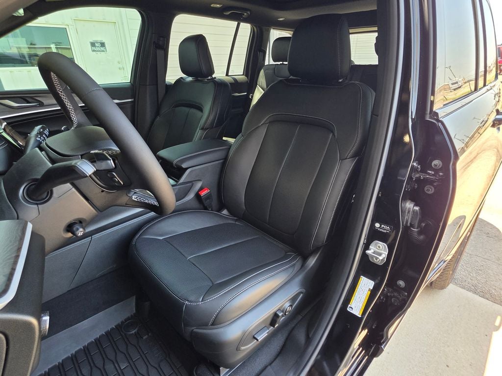 2026 Jeep Grand Cherokee GRAND CHEROKEE LIMITED RESERVE 4X4