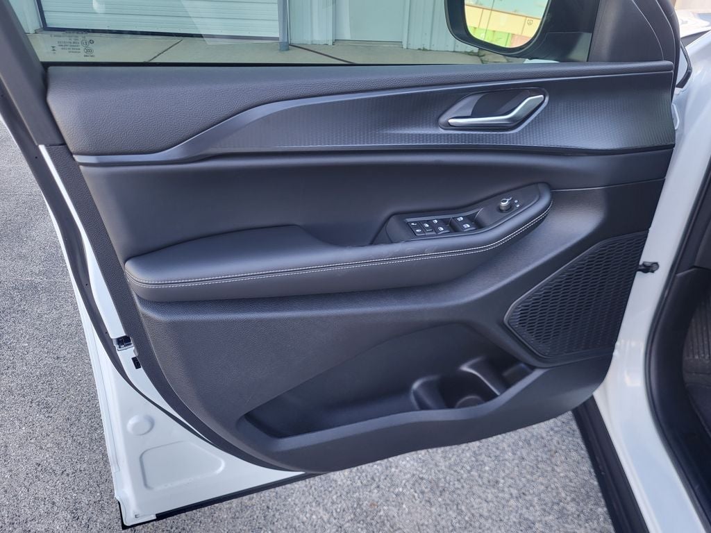 2025 Jeep Grand Cherokee GRAND CHEROKEE L LAREDO 4X2