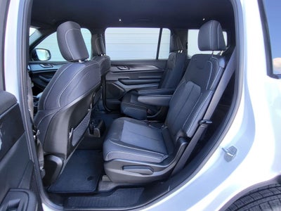 2025 Jeep Grand Cherokee GRAND CHEROKEE L LAREDO 4X2